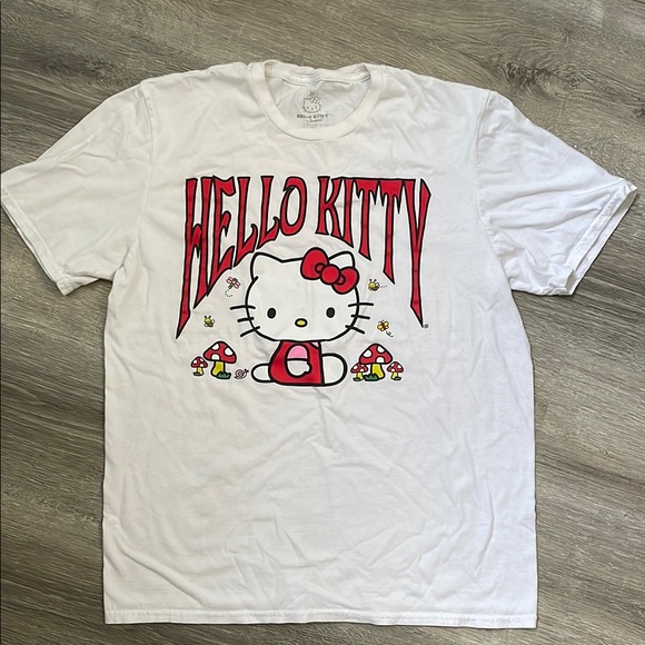 🌹Hello Kitty mushroom t-shirt size medium - Picture 1 of 3